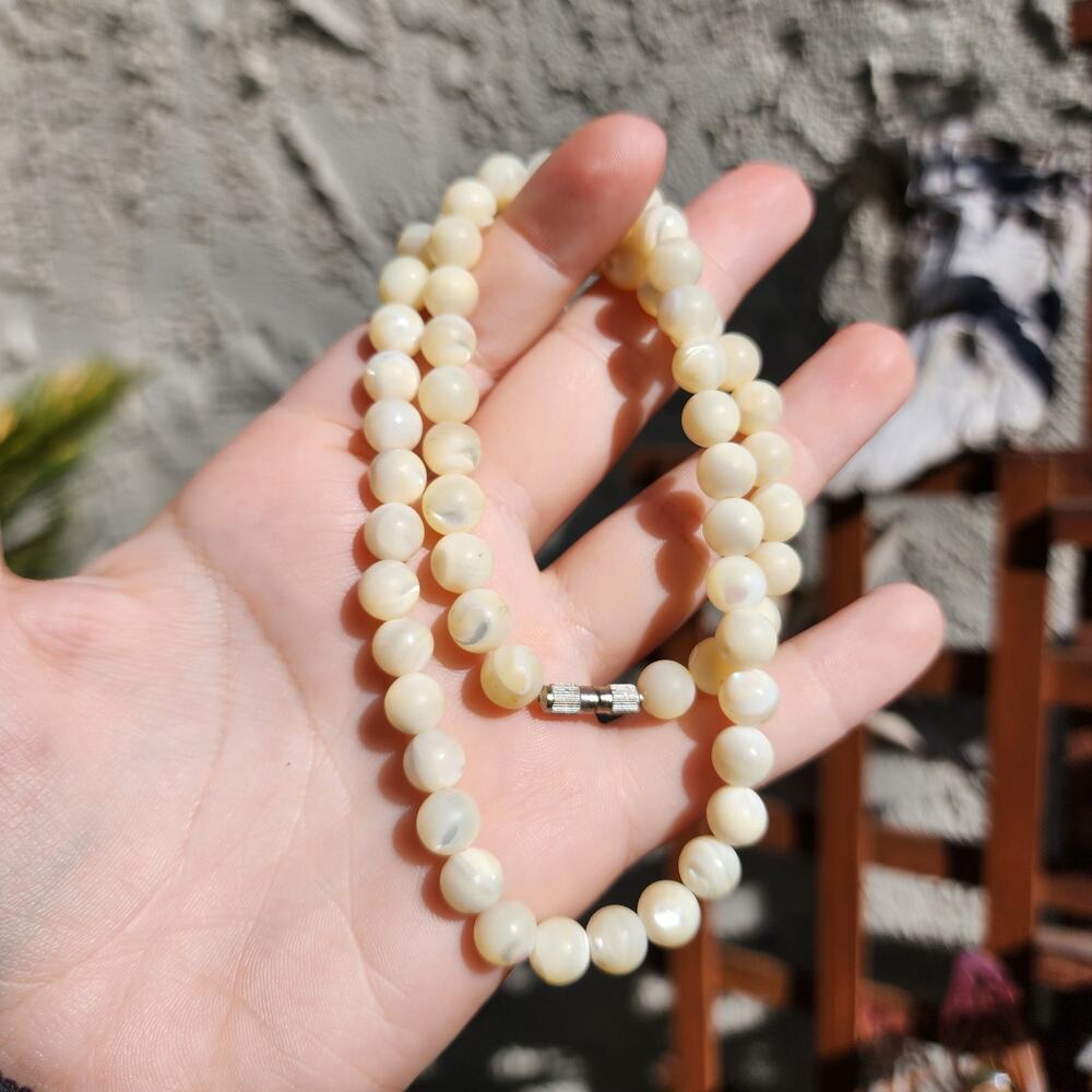 Vintage Balamuti Pearl Necklace MOP Shell Round Beaded Barrel Clasp 8mm - Picture 6 of 13